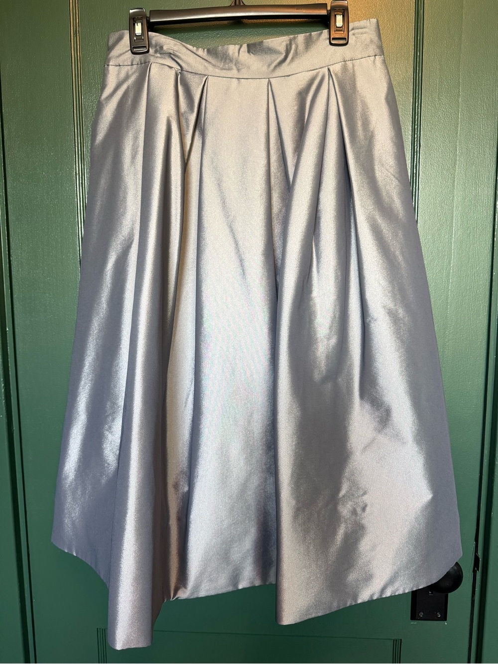 White House Black Market Silver Taffeta Pleated Formal Skirt Size 10 EUC